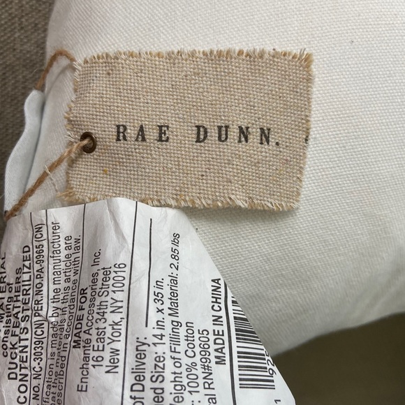 ✨Host Pick✨ Rae Dunn ‘Give Thanks’ Large Pillow - Picture 10 of 11